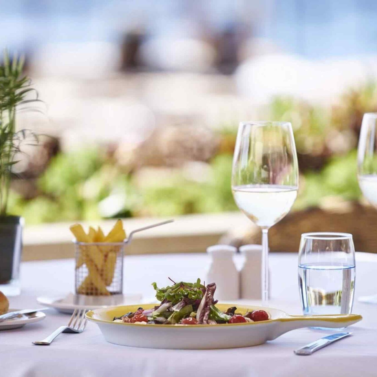 https://bello.bissautotal.com/wp-content/uploads/2017/08/restaurant-01-6-1280x1280.jpg