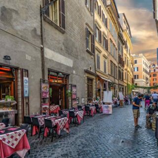 https://bello.bissautotal.com/wp-content/uploads/2017/10/restaurant-italian-6-320x320.jpg